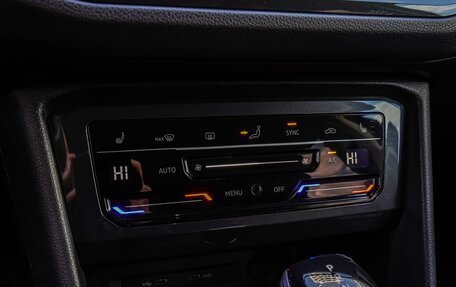 Volkswagen Tiguan II, 2020 год, 2 680 000 рублей, 13 фотография