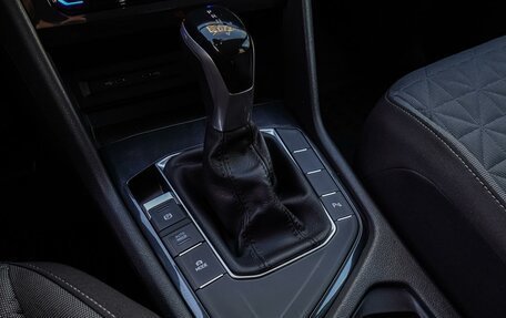 Volkswagen Tiguan II, 2020 год, 2 680 000 рублей, 12 фотография