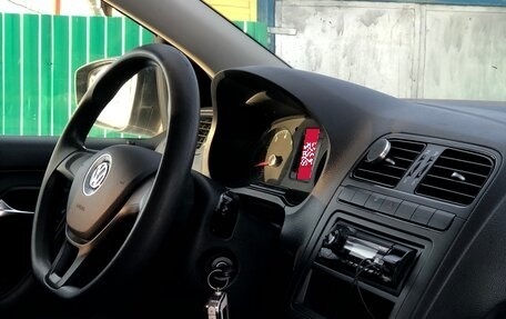 Volkswagen Polo VI (EU Market), 2015 год, 890 000 рублей, 4 фотография