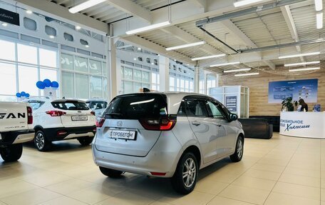 Honda Fit, 2020 год, 1 299 000 рублей, 6 фотография