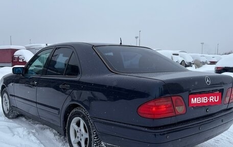 Mercedes-Benz E-Класс, 1998 год, 500 000 рублей, 9 фотография