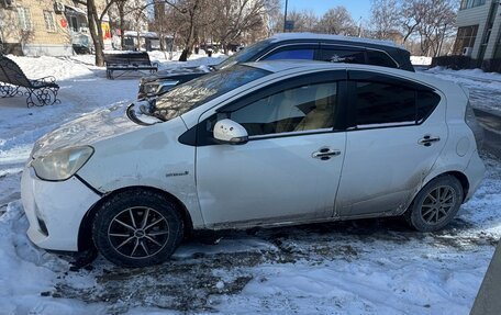 Toyota Aqua I, 2013 год, 450 000 рублей, 2 фотография