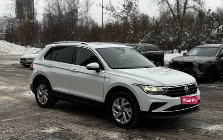 Volkswagen Tiguan II, 2021 год, 2 850 000 рублей, 1 фотография