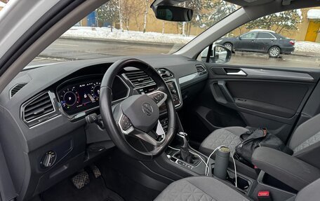 Volkswagen Tiguan II, 2021 год, 2 850 000 рублей, 22 фотография