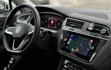 Volkswagen Tiguan II, 2021 год, 2 850 000 рублей, 21 фотография