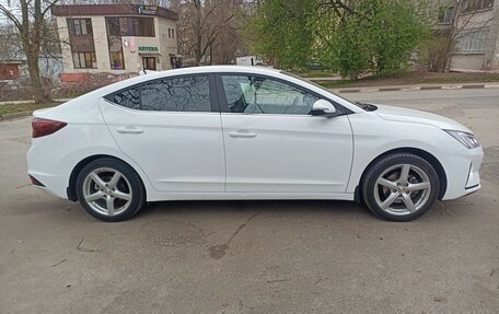 Hyundai Elantra VI рестайлинг, 2019 год, 1 875 000 рублей, 6 фотография