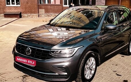 Volkswagen Tiguan II, 2021 год, 3 280 000 рублей, 5 фотография