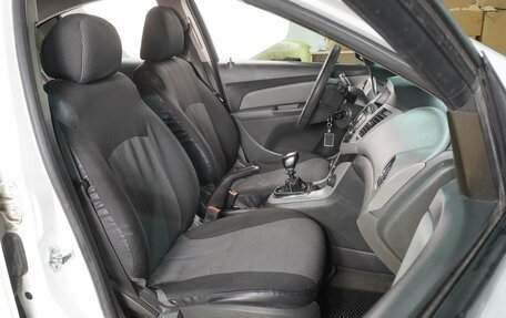 Chevrolet Cruze II, 2010 год, 649 000 рублей, 8 фотография