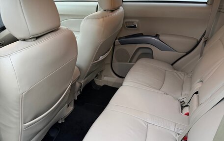 Mitsubishi Outlander III рестайлинг 3, 2008 год, 1 300 000 рублей, 3 фотография