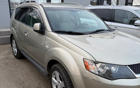 Mitsubishi Outlander III рестайлинг 3, 2008 год, 1 300 000 рублей, 7 фотография