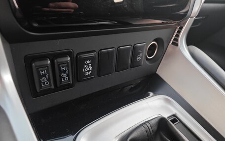 Mitsubishi Pajero Sport III рестайлинг, 2018 год, 3 500 000 рублей, 11 фотография