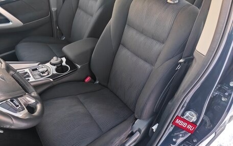 Mitsubishi Pajero Sport III рестайлинг, 2018 год, 3 500 000 рублей, 10 фотография