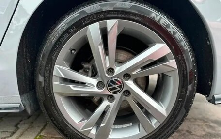 Volkswagen Golf VIII, 2023 год, 2 450 000 рублей, 14 фотография