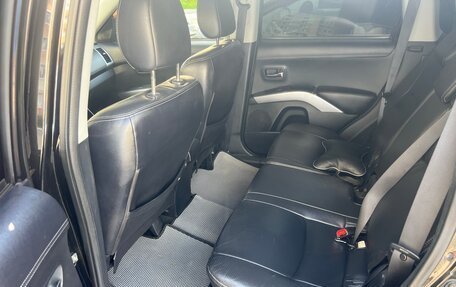 Mitsubishi Outlander III рестайлинг 3, 2011 год, 1 400 000 рублей, 2 фотография