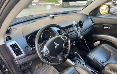 Mitsubishi Outlander III рестайлинг 3, 2011 год, 1 400 000 рублей, 3 фотография