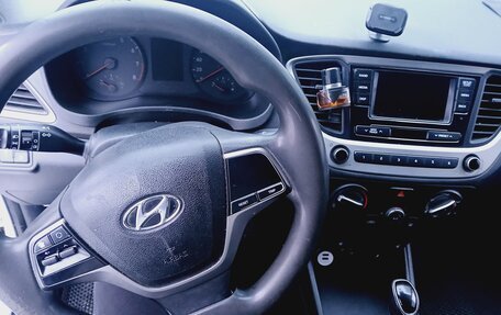 Hyundai Solaris II рестайлинг, 2018 год, 495 000 рублей, 8 фотография