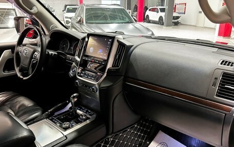 Toyota Land Cruiser 200, 2016 год, 5 887 000 рублей, 18 фотография