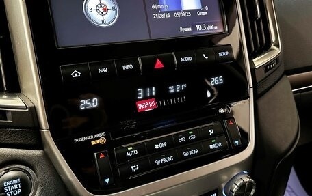 Toyota Land Cruiser 200, 2016 год, 5 887 000 рублей, 29 фотография