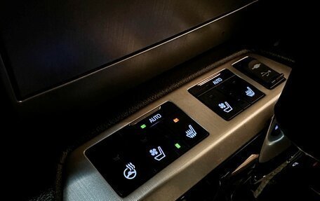 Toyota Land Cruiser 200, 2016 год, 5 887 000 рублей, 31 фотография