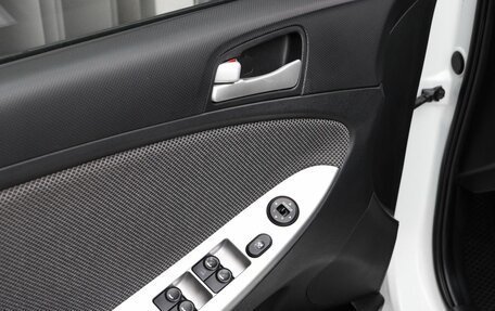 Hyundai Solaris II рестайлинг, 2013 год, 799 000 рублей, 15 фотография