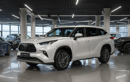 Toyota Highlander, 2025 год, 5 500 000 рублей, 1 фотография