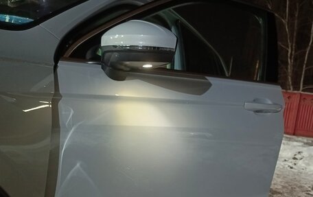 Volkswagen Tiguan II, 2018 год, 2 400 000 рублей, 2 фотография