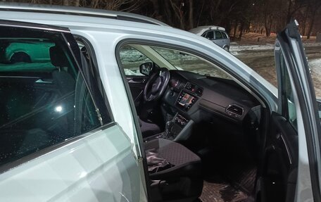 Volkswagen Tiguan II, 2018 год, 2 400 000 рублей, 6 фотография