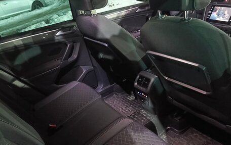 Volkswagen Tiguan II, 2018 год, 2 400 000 рублей, 7 фотография