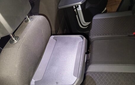 Volkswagen Tiguan II, 2018 год, 2 400 000 рублей, 11 фотография