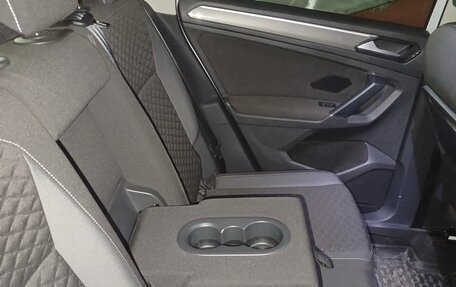 Volkswagen Tiguan II, 2018 год, 2 400 000 рублей, 10 фотография