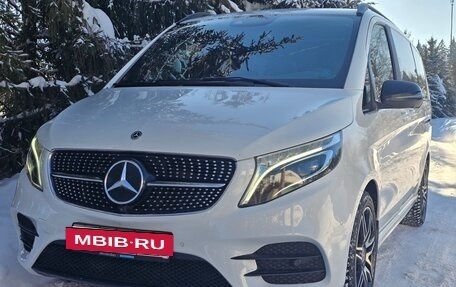 Mercedes-Benz V-Класс, 2021 год, 7 990 000 рублей, 4 фотография