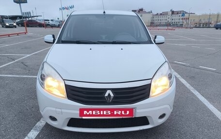Renault Sandero I, 2013 год, 630 000 рублей, 2 фотография