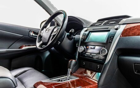 Toyota Camry, 2014 год, 1 898 000 рублей, 36 фотография