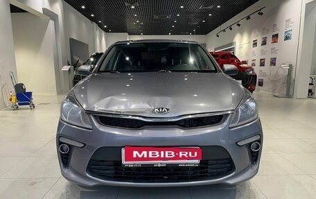 KIA Rio IV, 2018 год, 1 000 000 рублей, 2 фотография