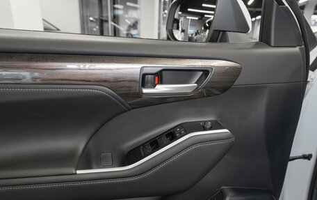 Toyota Highlander, 2025 год, 5 500 000 рублей, 23 фотография