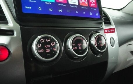 Mitsubishi Pajero Sport II рестайлинг, 2012 год, 1 630 000 рублей, 13 фотография