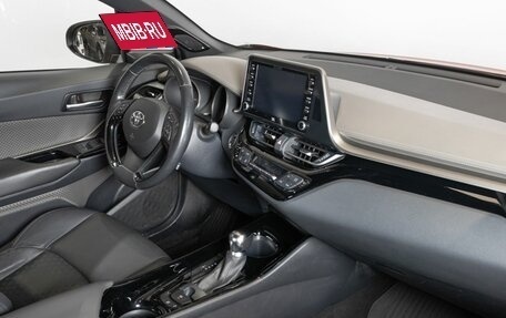 Toyota C-HR I рестайлинг, 2019 год, 2 724 200 рублей, 7 фотография