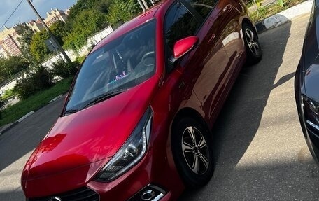 Hyundai Solaris II рестайлинг, 2018 год, 1 350 000 рублей, 1 фотография