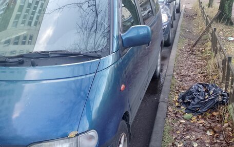 Nissan Serena I, 2000 год, 140 000 рублей, 1 фотография