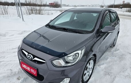Hyundai Solaris II рестайлинг, 2012 год, 700 000 рублей, 1 фотография