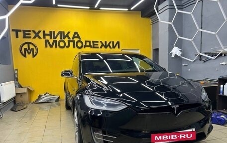 Tesla Model X I, 2017 год, 3 100 000 рублей, 2 фотография