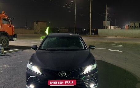 Toyota Camry, 2021 год, 2 300 000 рублей, 3 фотография