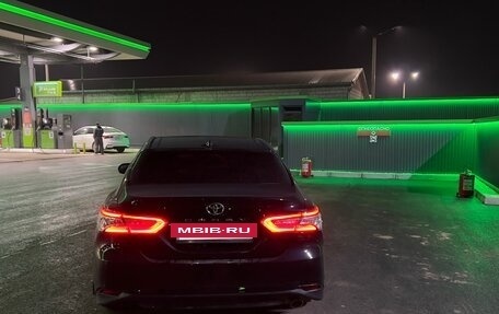 Toyota Camry, 2021 год, 2 300 000 рублей, 2 фотография