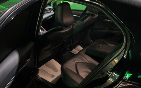 Toyota Camry, 2021 год, 2 300 000 рублей, 5 фотография