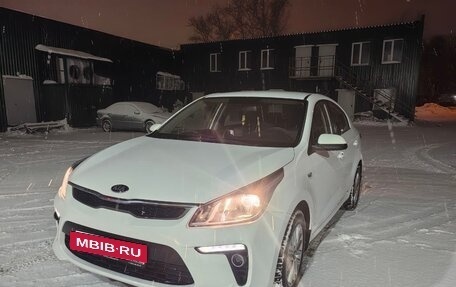KIA Rio IV, 2018 год, 1 350 000 рублей, 2 фотография