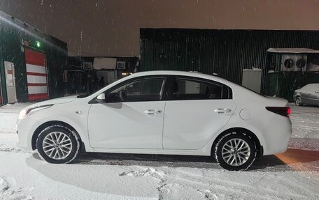 KIA Rio IV, 2018 год, 1 350 000 рублей, 4 фотография