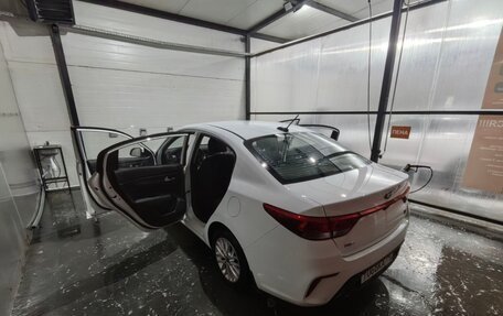 KIA Rio IV, 2018 год, 1 350 000 рублей, 8 фотография