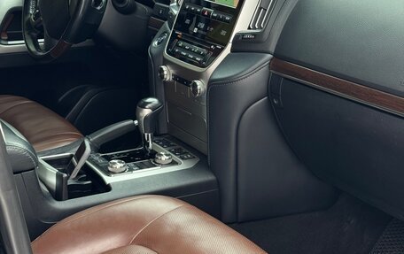 Toyota Land Cruiser 200, 2018 год, 8 700 000 рублей, 4 фотография