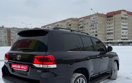 Toyota Land Cruiser 200, 2018 год, 8 700 000 рублей, 3 фотография