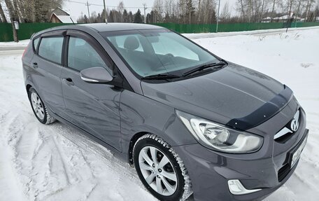 Hyundai Solaris II рестайлинг, 2012 год, 700 000 рублей, 3 фотография